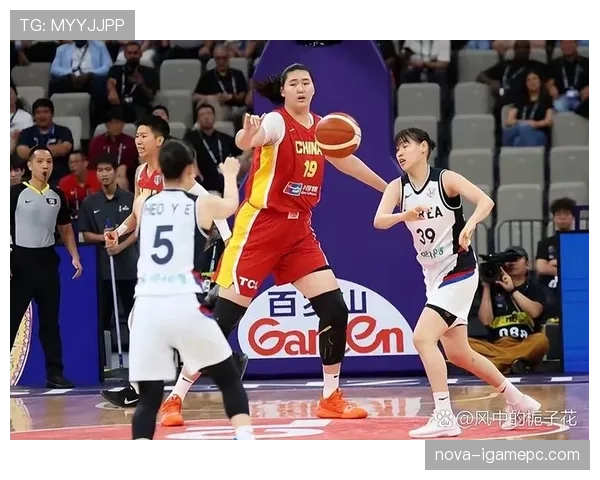 韩国队在东亚杯小组赛中展现攻防效率提升,取得关键赛点优势。 韩国队在东亚杯小组赛中展现攻防效率提升,取得关键赛点优势。